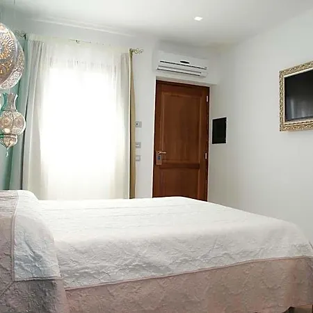 Hypnos Boutique