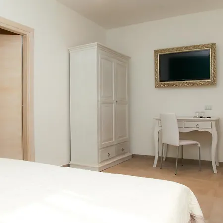 Ξενοδοχείο Hypnos Boutique 2*